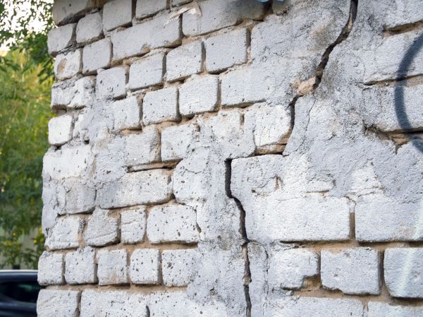 Cracked Brick Wall Repair in Columbus
